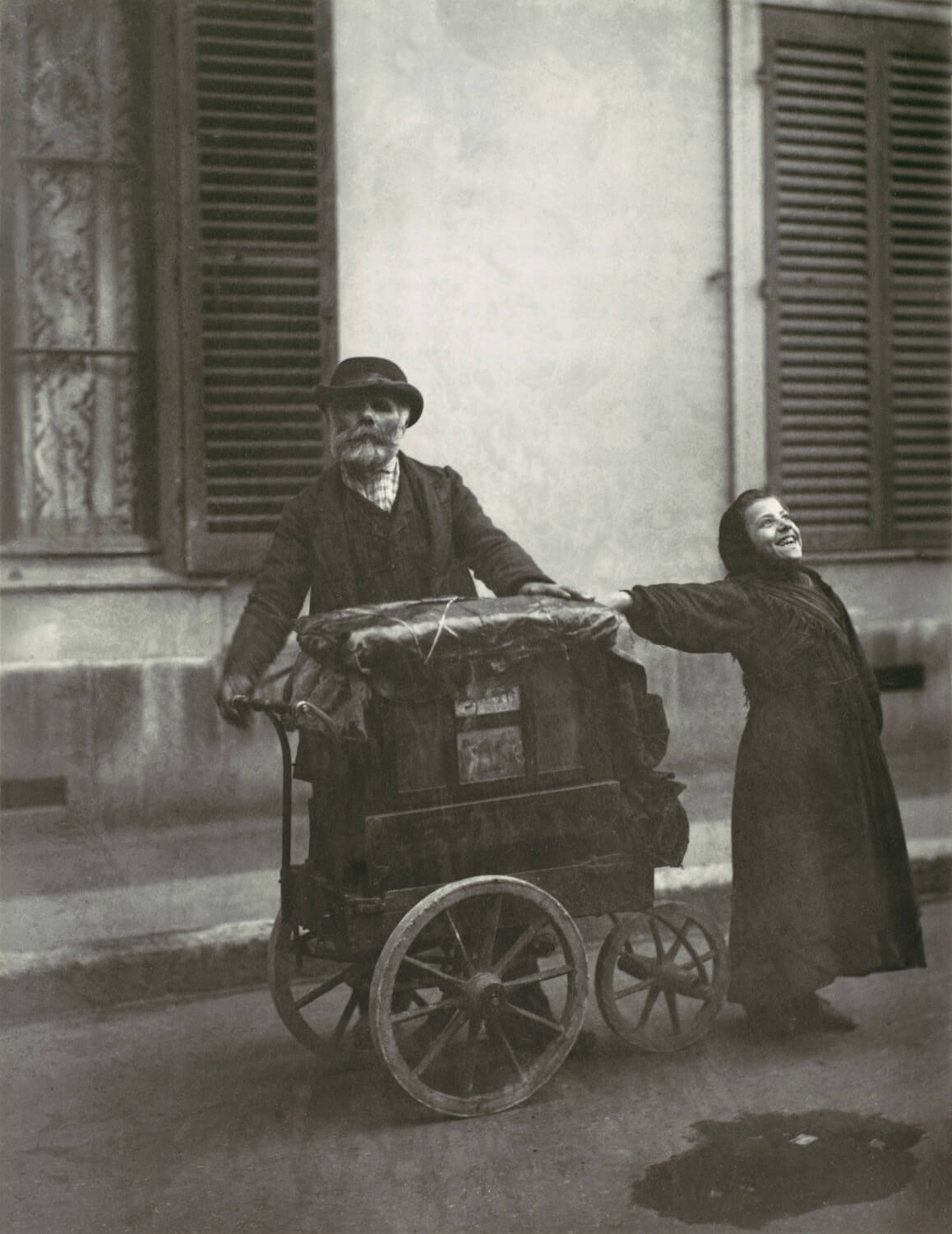 Eugene Atget, Organ Grinder (1898 or 1899)