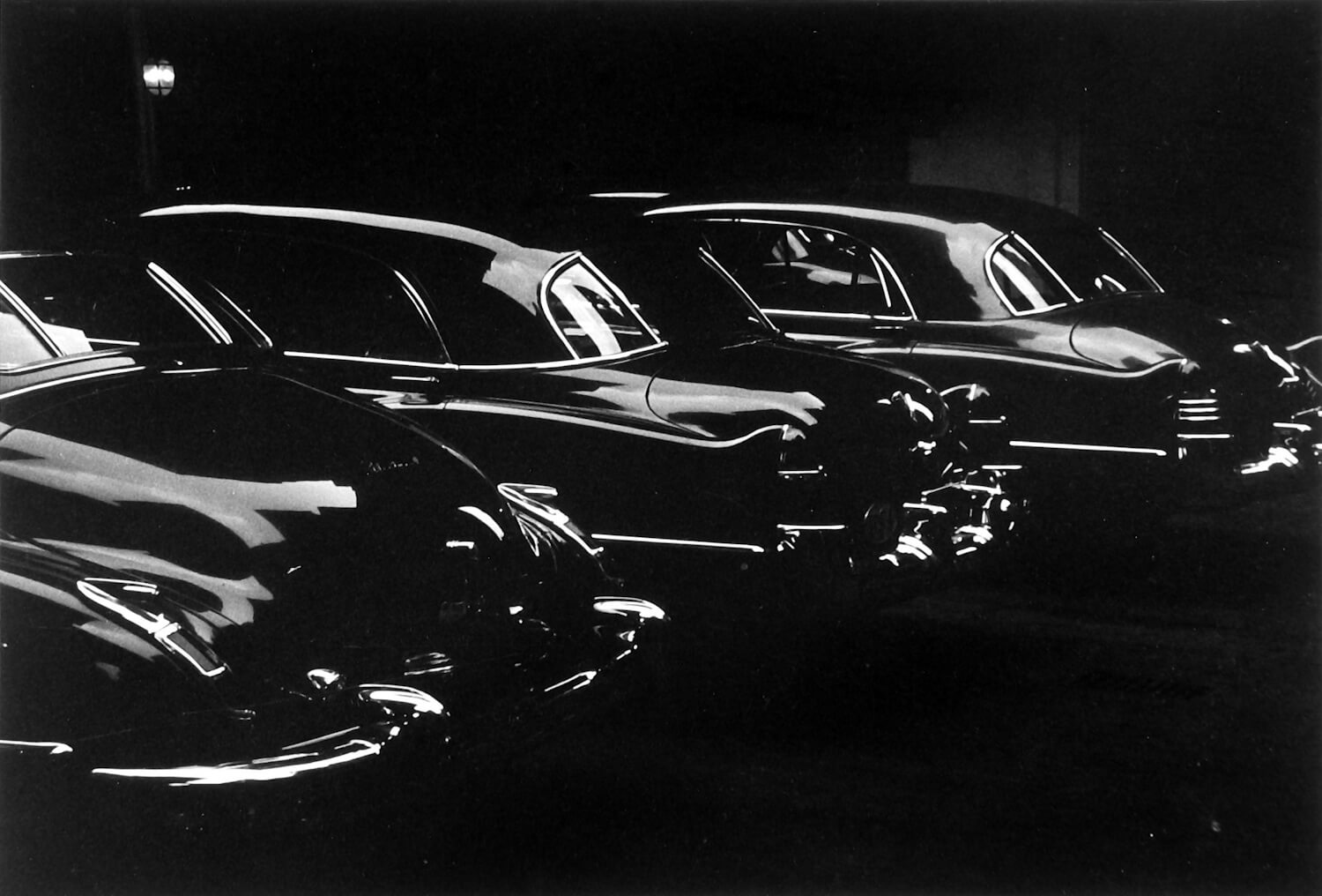 Louis Faurer, Garage (1950)