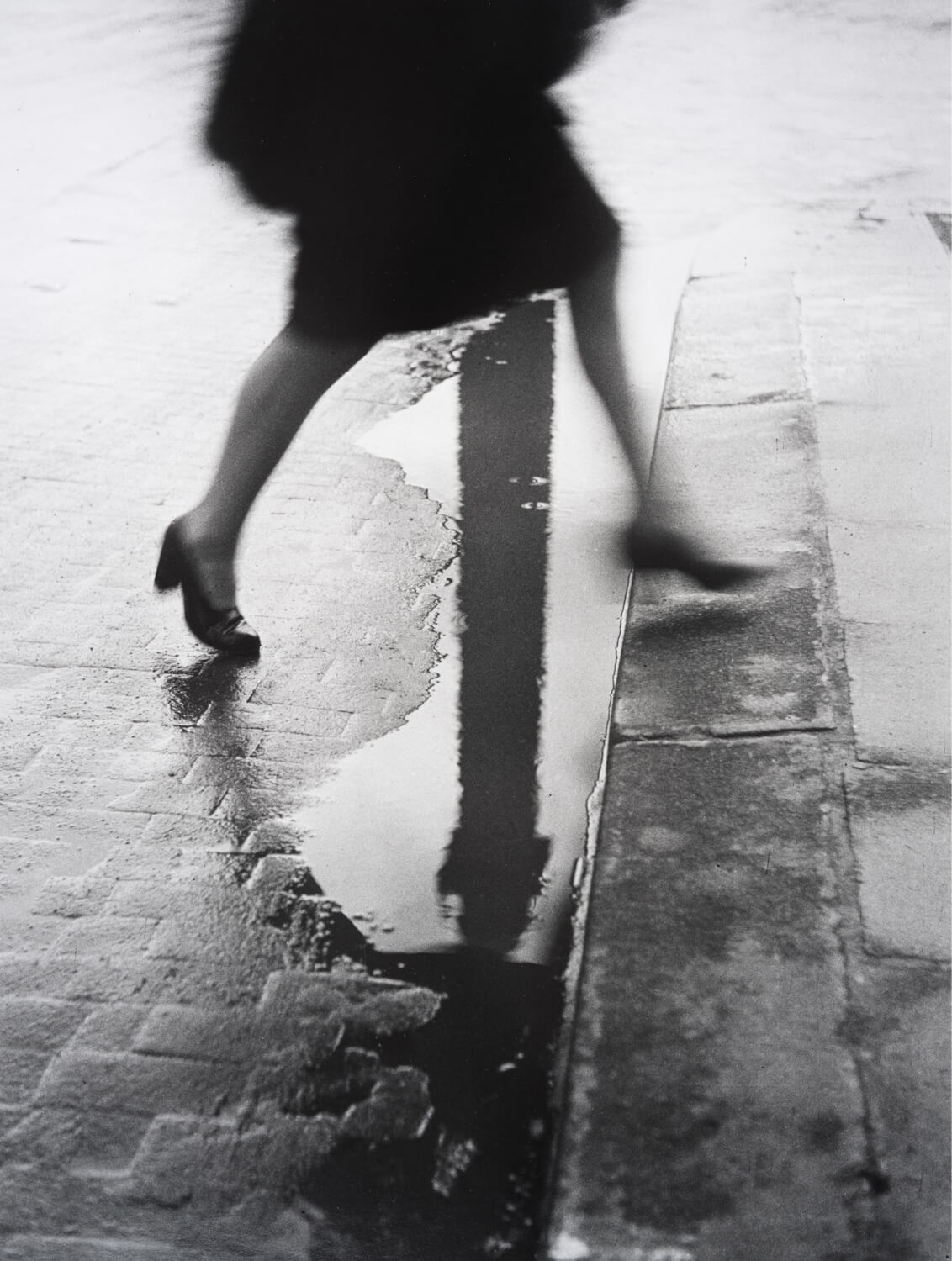 Willy Ronis, Pluie, Place Vendome, Paris (1947)