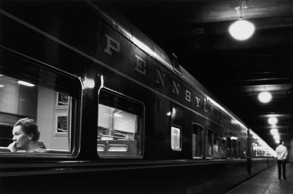 Louis Stettner, Woman with Hand on Chin, Penn Station (1958)